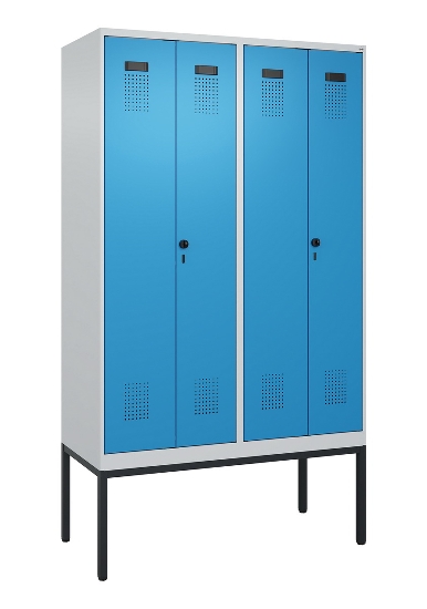 C+P Schwarz-Weiß-Spind Evolo PLUS 0490327-40 mit Gestell 4 Abt.je 300mm Drehriegel (HxBxT) 2120x1200x815mm 7035/0010