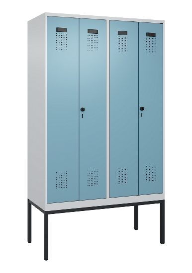 C+P Schwarz-Weiß-Spind Evolo PLUS 0490327-40 mit Gestell 4 Abt.je 300mm Drehriegel (HxBxT) 2120x1200x815mm 7035/0010