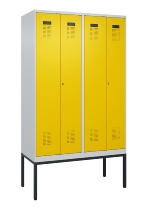C+P Schwarz-Weiß-Spind Evolo PLUS 0490327-40 mit Gestell 4 Abt.je 300mm Drehriegel (HxBxT) 2120x1200x815mm 7035/0010