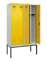 C+P Schwarz-Weiß-Spind Evolo PLUS 0490327-40 mit Gestell 4 Abt.je 300mm Drehriegel (HxBxT) 2120x1200x815mm 7035/0010