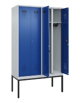 C+P Schwarz-Weiß-Spind Evolo PLUS 0490327-40 mit Gestell 4 Abt.je 300mm Drehriegel (HxBxT) 2120x1200x815mm 7035/0010
