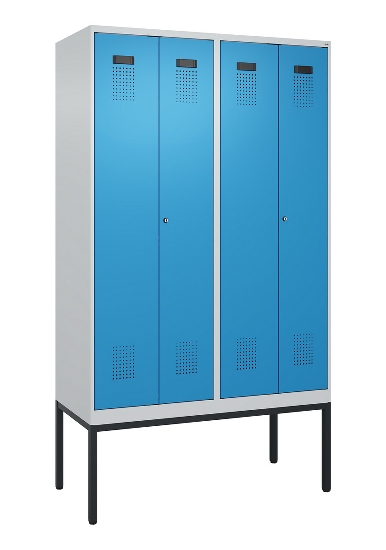 C+P Schwarz-Weiß-Spind Evolo PLUS 0490327-40 mit Gestell 4 Abt.je 300mm Drehriegel (HxBxT) 2120x1200x815mm 7035/0010