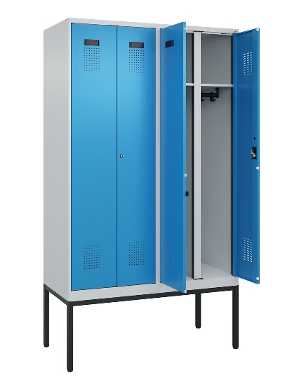 C+P Schwarz-Weiß-Spind Evolo PLUS 0490327-40 mit Gestell 4 Abt.je 300mm Drehriegel (HxBxT) 2120x1200x815mm 7035/0010