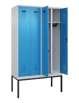 C+P Schwarz-Weiß-Spind Evolo PLUS 0490327-40 mit Gestell 4 Abt.je 300mm Drehriegel (HxBxT) 2120x1200x815mm 7035/0010