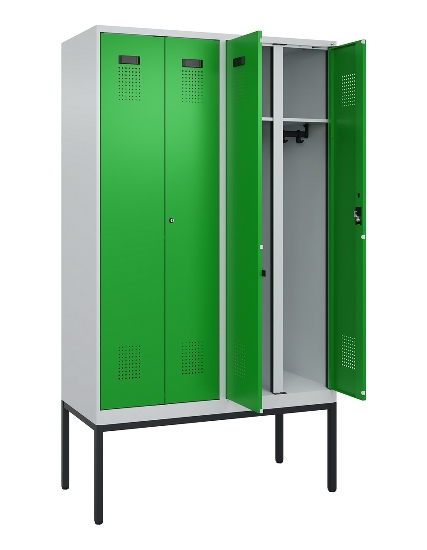 C+P Schwarz-Weiß-Spind Evolo PLUS 0490327-40 mit Gestell 4 Abt.je 300mm Drehriegel (HxBxT) 2120x1200x815mm 7035/0010