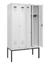 C+P Schwarz-Weiß-Spind Evolo PLUS 0490327-40 mit Gestell 4 Abt.je 300mm Drehriegel (HxBxT) 2120x1200x815mm 7035/0010