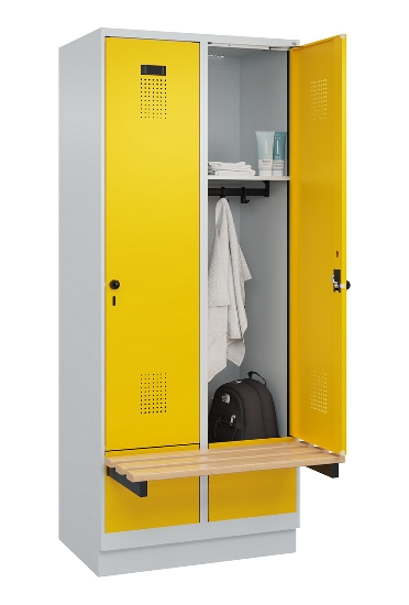 C+P Spind Evolo PLUS 049040-30 integrierte Bank 3 Abt.je 300mm Drehriegel (HxBxT) 1950x900x815mm 9016/6019