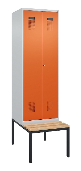 C+P Schwarz-Weiß-Spind Evolo PLUS 0490527-40 mit Bank 4 Abt.je 300mm Drehriegel (HxBxT) 2120x1200x815mm 7035/3000