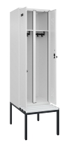 C+P Schwarz-Weiß-Spind Evolo PLUS 0490527-22 mit Bank 2 Abt.je 400mm Zylinder (HxBxT) 2120x800x815mm 9016/6019