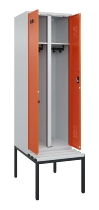 C+P Schwarz-Weiß-Spind Evolo PLUS 0490527-22 mit Bank 2 Abt.je 400mm Zylinder (HxBxT) 2120x800x815mm 9016/6019