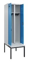 C+P Schwarz-Weiß-Spind Evolo PLUS 0490527-22 mit Bank 2 Abt.je 400mm Zylinder (HxBxT) 2120x800x815mm 9016/6019
