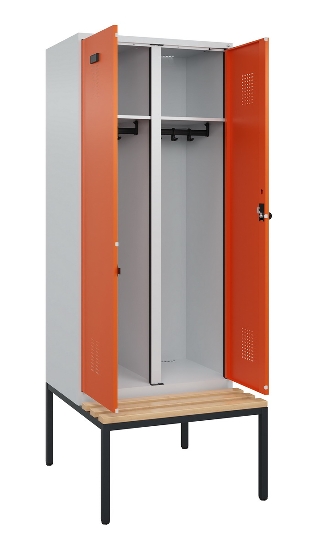 C+P Schwarz-Weiß-Spind Evolo PLUS 0490527-40 mit Bank 4 Abt.je 300mm Drehriegel (HxBxT) 2120x1200x815mm 7035/3000