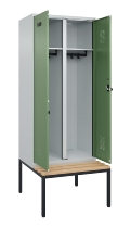 C+P Schwarz-Weiß-Spind Evolo PLUS 0490527-40 mit Bank 4 Abt.je 300mm Drehriegel (HxBxT) 2120x1200x815mm 7035/3000