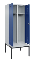 C+P Schwarz-Weiß-Spind Evolo PLUS 0490527-22 mit Bank 2 Abt.je 400mm Zylinder (HxBxT) 2120x800x815mm 9016/6019