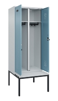 C+P Schwarz-Weiß-Spind Evolo PLUS 0490527-22 mit Bank 2 Abt.je 400mm Zylinder (HxBxT) 2120x800x815mm 9016/6019