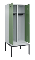 C+P Schwarz-Weiß-Spind Evolo PLUS 0490527-22 mit Bank 2 Abt.je 400mm Zylinder (HxBxT) 2120x800x815mm 9016/6019