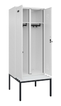 C+P Schwarz-Weiß-Spind Evolo PLUS 0490527-22 mit Bank 2 Abt.je 400mm Zylinder (HxBxT) 2120x800x815mm 9016/6019