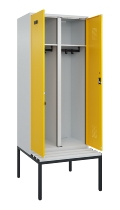 C+P Schwarz-Weiß-Spind Evolo PLUS 0490527-22 mit Bank 2 Abt.je 400mm Zylinder (HxBxT) 2120x800x815mm 9016/6019