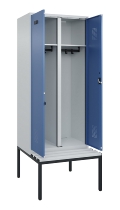C+P Schwarz-Weiß-Spind Evolo PLUS 0490527-22 mit Bank 2 Abt.je 400mm Zylinder (HxBxT) 2120x800x815mm 9016/6019