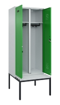 C+P Schwarz-Weiß-Spind Evolo PLUS 0490527-22 mit Bank 2 Abt.je 400mm Zylinder (HxBxT) 2120x800x815mm 9016/6019