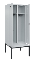 C+P Schwarz-Weiß-Spind Evolo PLUS 0490527-22 mit Bank 2 Abt.je 400mm Zylinder (HxBxT) 2120x800x815mm 9016/6019