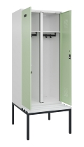 C+P Schwarz-Weiß-Spind Evolo PLUS 0490527-22 mit Bank 2 Abt.je 400mm Zylinder (HxBxT) 2120x800x815mm 9016/6019
