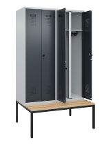 C+P Schwarz-Weiß-Spind Evolo PLUS 0490527-40 mit Bank 4 Abt.je 300mm Drehriegel (HxBxT) 2120x1200x815mm 7035/3000