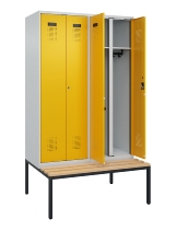 C+P Schwarz-Weiß-Spind Evolo PLUS 0490527-40 mit Bank 4 Abt.je 300mm Drehriegel (HxBxT) 2120x1200x815mm 7035/3000