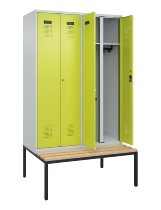 C+P Schwarz-Weiß-Spind Evolo PLUS 0490527-40 mit Bank 4 Abt.je 300mm Drehriegel (HxBxT) 2120x1200x815mm 7035/3000