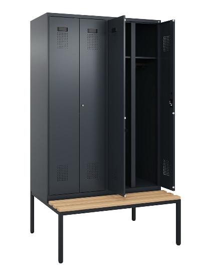 C+P Schwarz-Weiß-Spind Evolo PLUS 0490527-40 mit Bank 4 Abt.je 300mm Drehriegel (HxBxT) 2120x1200x815mm 7035/3000