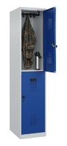 C+P Doppelstock-Spind 049300-32 Evolo PLUS bodenstehend 3 Abt.400mm je 2 Fächer Drehriegel (HxBxT)1850x1200x500mm 9016/6019
