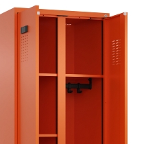 C+P Wäsche-/Garderobenspind Evolo PLUS 049620-22 mit Sockel 2 Abt.je 400mm Zylinder (HxBxT) 1950x800x500mm 6037/6037