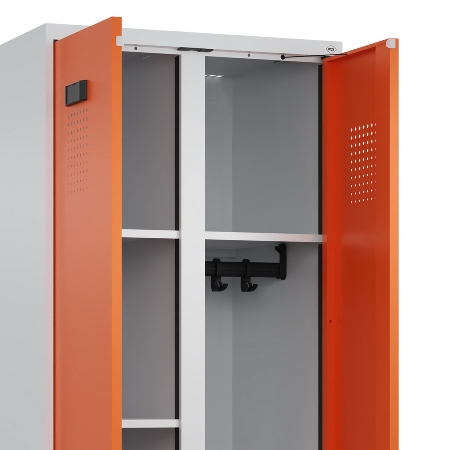 C+P Wäsche-/Garderobenpind Evolo PLUS 0496x0-20/-22 bodenstehend/Füße/Sockel