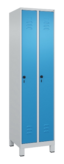 C+P Spind Classic PLUS 080010-39 mit Füßen 3 Abt. 250mm Zylinderschloss (HxBxT) 1950x750x500mm 7016/7016
