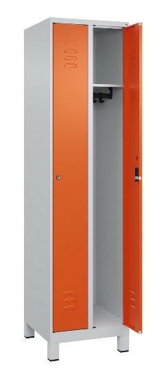 C+P Spind Classic PLUS 080010-39 mit Füßen 3 Abt. 250mm Zylinderschloss (HxBxT) 1950x750x500mm 7016/7016