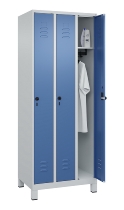 C+P Spind Classic PLUS 080010-39 mit Füßen 3 Abt. 250mm Zylinderschloss (HxBxT) 1950x750x500mm 7016/7016