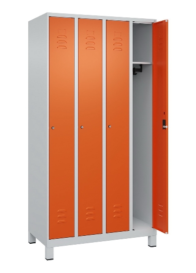 C+P Spind Classic PLUS 080010-39 mit Füßen 3 Abt. 250mm Zylinderschloss (HxBxT) 1950x750x500mm 7016/7016