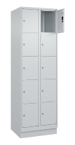 C+P Schließfachschrank Classic PLUS, Füße, 1 Abteil, 1950x300x500mm, 7035/5023