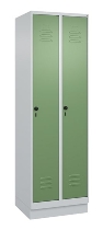 C+P Spind Classic PLUS 080020-12f mit Sockel 1 Abt.400mm Trennwand Drehriegel (HxBxT) 1950x400x500mm 7035/2004
