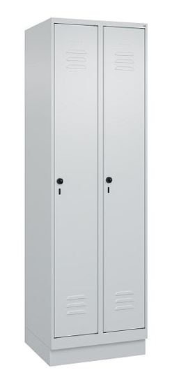 C+P Spind Classic PLUS 080020-12f mit Sockel 1 Abt.400mm Trennwand Drehriegel (HxBxT) 1950x400x500mm 7035/2004