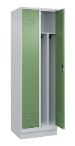 C+P Spind Classic PLUS 080020-12f mit Sockel 1 Abt.400mm Trennwand Drehriegel (HxBxT) 1950x400x500mm 7035/2004