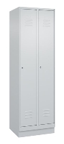 C+P Spind Classic PLUS 080020-12f mit Sockel 1 Abt.400mm Trennwand Drehriegel (HxBxT) 1950x400x500mm 7035/2004