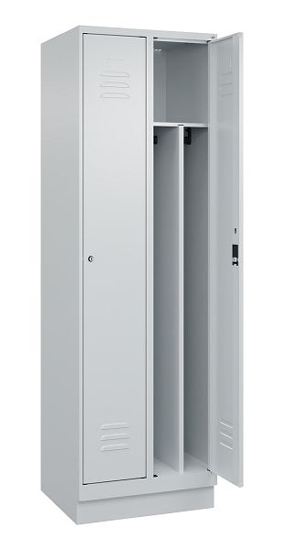 C+P Spind Classic PLUS 080020-12f mit Sockel 1 Abt.400mm Trennwand Drehriegel (HxBxT) 1950x400x500mm 7035/2004