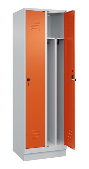 C+P Spind Classic PLUS 080020-12f mit Sockel 1 Abt.400mm Trennwand Drehriegel (HxBxT) 1950x400x500mm 7035/2004