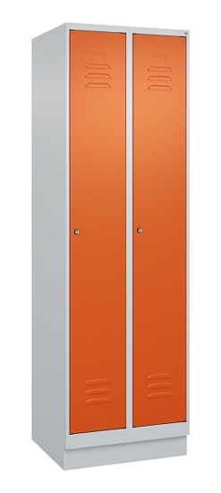 C+P Spind Classic PLUS 080020-12f mit Sockel 1 Abt.400mm Trennwand Drehriegel (HxBxT) 1950x400x500mm 7035/2004