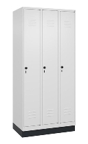 C+P Spind Classic PLUS 080020-12f mit Sockel 1 Abt.400mm Trennwand Drehriegel (HxBxT) 1950x400x500mm 7035/2004