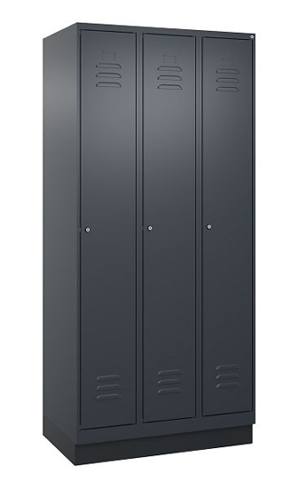 C+P Spind Classic PLUS 080020-12f mit Sockel 1 Abt.400mm Trennwand Drehriegel (HxBxT) 1950x400x500mm 7035/2004