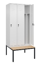 C+P Spind Classic PLUS 0800507-20f mit Trennwand +Sitzbank 2 Abt.300mm Drehriegel (HxBxT) 2120x600x815mm 7035/0024