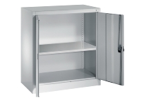 C+P Flügeltürenschrank Basis PLUS 130287-350 Fachböden lackiert Griffschale mit Zylinderschloss (HxBxT) 1950x930x400mm 7035/7035
