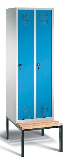 C+P Garderobenschrank Evolo48 3-Abteile 300mm untergeb. Bank (HxBxT) 2090x900x500/815mm Lichtgrau/Enzianblau